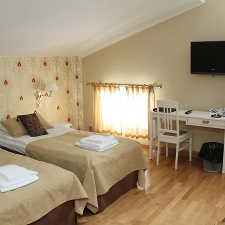 Hotell Urhola, Kruunupuisto 4*