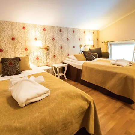 Urhola, Kruunupuisto Отель