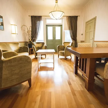 Urhola, Kruunupuisto