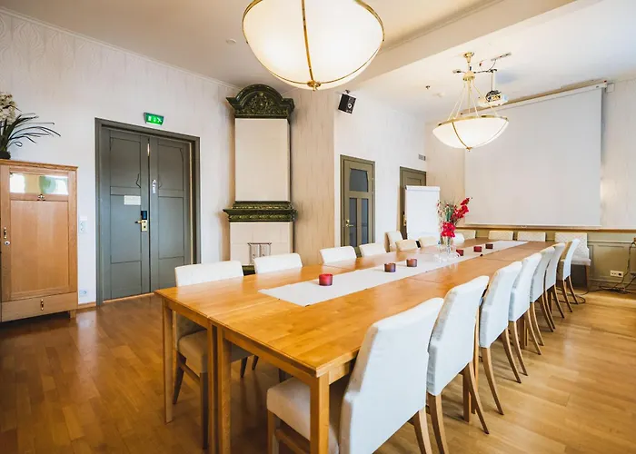 Otel Urhola, Kruunupuisto 4*